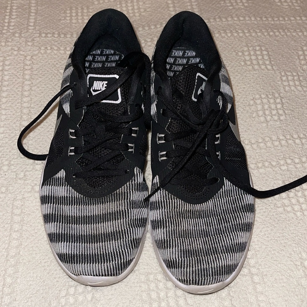 Women’s Nike Flex Trainer 8 Print Training Shoes - Gently Used!